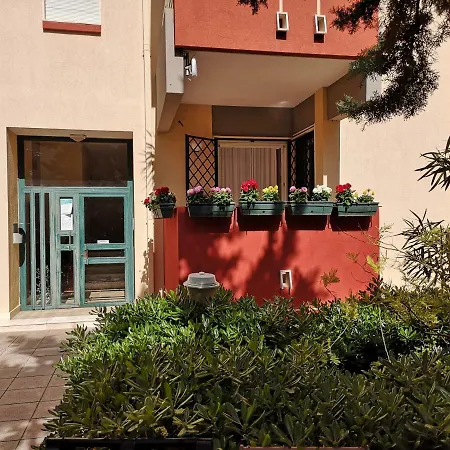 Garden Luxury דירה